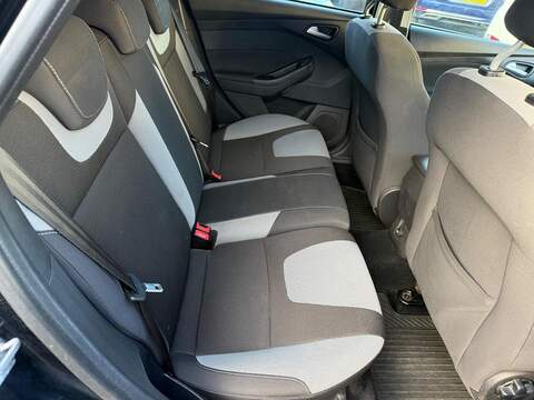 Ford Focus 1.6 TDCi Zetec S Hatchback 5dr Diesel Manual Euro 5 (s/s) (115 ps) - U79531