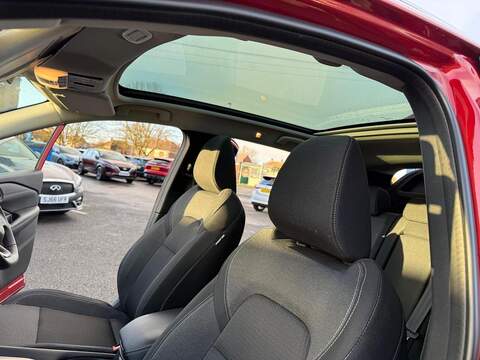 Nissan Qashqai 1.3 DIG-T MHEV N-Connecta SUV 5dr Petrol Hybrid Manual Euro 6 (s/s) (140 ps) - U79537