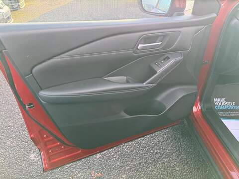 Nissan Qashqai 1.3 DIG-T MHEV N-Connecta SUV 5dr Petrol Hybrid Manual Euro 6 (s/s) (140 ps) - U79537