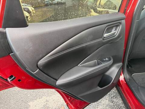 Nissan Qashqai 1.3 DIG-T MHEV N-Connecta SUV 5dr Petrol Hybrid Manual Euro 6 (s/s) (140 ps) - U79537