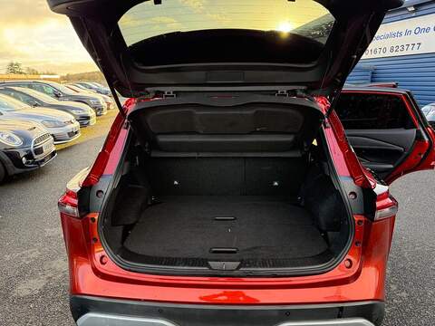 Nissan Qashqai 1.3 DIG-T MHEV N-Connecta SUV 5dr Petrol Hybrid Manual Euro 6 (s/s) (140 ps) - U79537