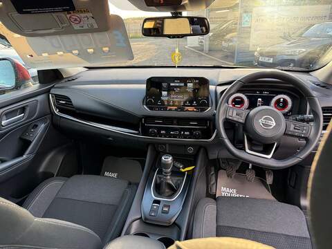 Nissan Qashqai 1.3 DIG-T MHEV N-Connecta SUV 5dr Petrol Hybrid Manual Euro 6 (s/s) (140 ps) - U79537