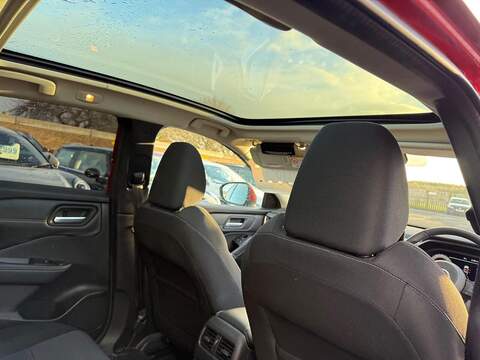 Nissan Qashqai 1.3 DIG-T MHEV N-Connecta SUV 5dr Petrol Hybrid Manual Euro 6 (s/s) (140 ps) - U79537