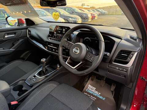 Nissan Qashqai 1.3 DIG-T MHEV N-Connecta SUV 5dr Petrol Hybrid Manual Euro 6 (s/s) (140 ps) - U79537