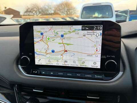 Nissan Qashqai 1.3 DIG-T MHEV N-Connecta SUV 5dr Petrol Hybrid Manual Euro 6 (s/s) (140 ps) - U79537