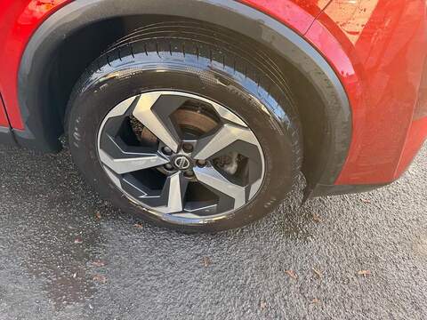 Nissan Qashqai 1.3 DIG-T MHEV N-Connecta SUV 5dr Petrol Hybrid Manual Euro 6 (s/s) (140 ps) - U79537