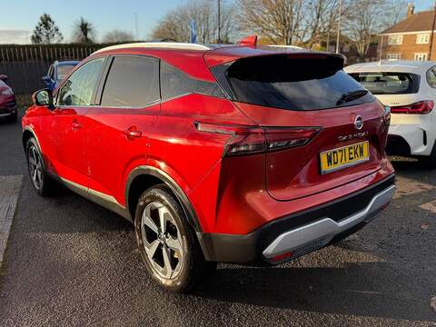 Nissan Qashqai 1.3 DIG-T MHEV N-Connecta SUV 5dr Petrol Hybrid Manual Euro 6 (s/s) (140 ps) - U79537