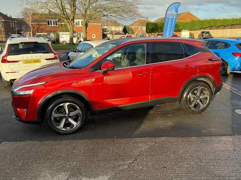 Nissan Qashqai 1.3 DIG-T MHEV N-Connecta SUV 5dr Petrol Hybrid Manual Euro 6 (s/s) (140 ps) - U79537