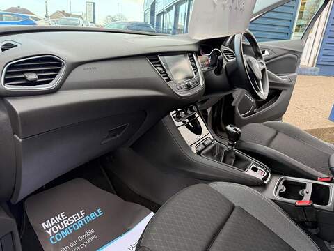 Vauxhall Grandland X 1.2 Turbo SRi Nav SUV 5dr Petrol Manual Euro 6 (s/s) (130 ps) - U79544