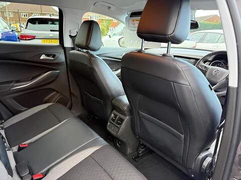 Vauxhall Grandland X 1.2 Turbo SRi Nav SUV 5dr Petrol Manual Euro 6 (s/s) (130 ps) - U79544