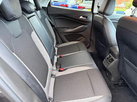 Vauxhall Grandland X 1.2 Turbo SRi Nav SUV 5dr Petrol Manual Euro 6 (s/s) (130 ps) - U79544