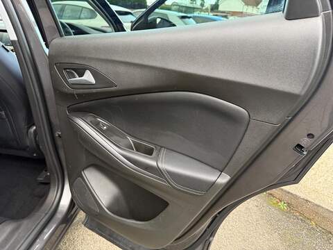 Vauxhall Grandland X 1.2 Turbo SRi Nav SUV 5dr Petrol Manual Euro 6 (s/s) (130 ps) - U79544