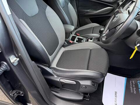 Vauxhall Grandland X 1.2 Turbo SRi Nav SUV 5dr Petrol Manual Euro 6 (s/s) (130 ps) - U79544