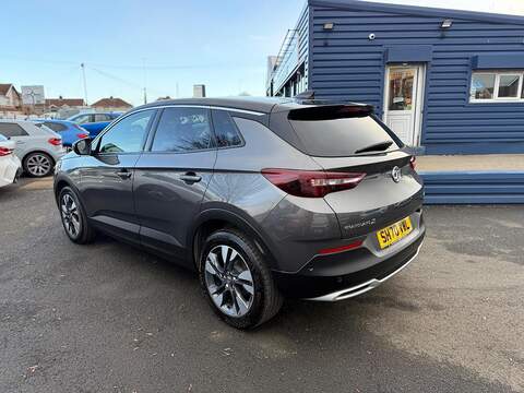 Vauxhall Grandland X 1.2 Turbo SRi Nav SUV 5dr Petrol Manual Euro 6 (s/s) (130 ps) - U79544