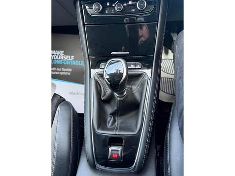 Vauxhall Grandland X 1.2 Turbo SRi Nav SUV 5dr Petrol Manual Euro 6 (s/s) (130 ps) - U79544