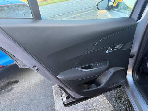 Peugeot 2008 1.2 PureTech Active Euro 6 (s/s) 5dr - U79549