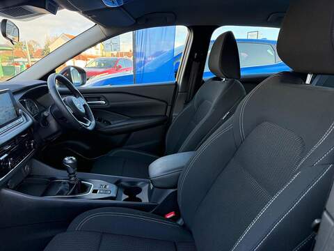 Nissan Qashqai 1.3 DIG-T MHEV Acenta Premium Euro 6 (s/s) 5dr - U79551