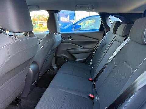 Nissan Qashqai 1.3 DIG-T MHEV Acenta Premium Euro 6 (s/s) 5dr - U79551