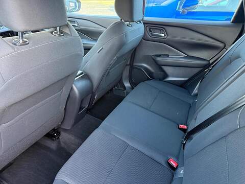 Nissan Qashqai 1.3 DIG-T MHEV Acenta Premium Euro 6 (s/s) 5dr - U79551