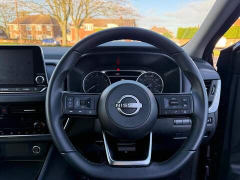 Nissan Qashqai 1.3 DIG-T MHEV Acenta Premium Euro 6 (s/s) 5dr - U79551