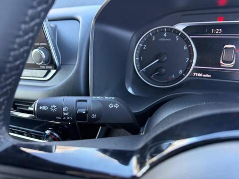 Nissan Qashqai 1.3 DIG-T MHEV Acenta Premium Euro 6 (s/s) 5dr - U79551