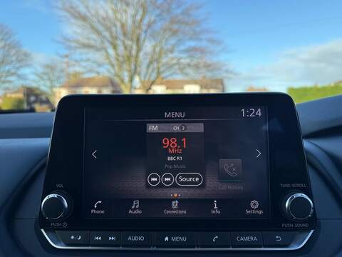 Nissan Qashqai 1.3 DIG-T MHEV Acenta Premium Euro 6 (s/s) 5dr - U79551