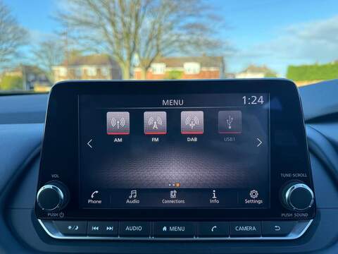 Nissan Qashqai 1.3 DIG-T MHEV Acenta Premium Euro 6 (s/s) 5dr - U79551