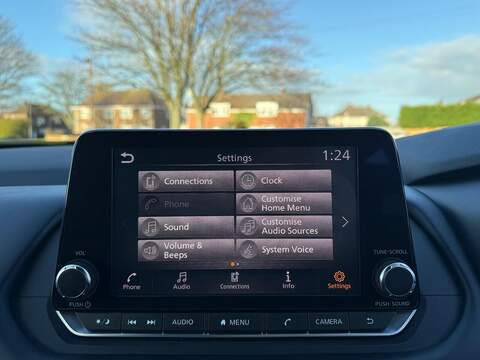 Nissan Qashqai 1.3 DIG-T MHEV Acenta Premium Euro 6 (s/s) 5dr - U79551