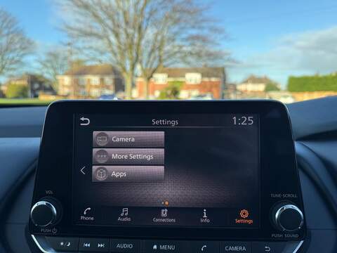 Nissan Qashqai 1.3 DIG-T MHEV Acenta Premium Euro 6 (s/s) 5dr - U79551