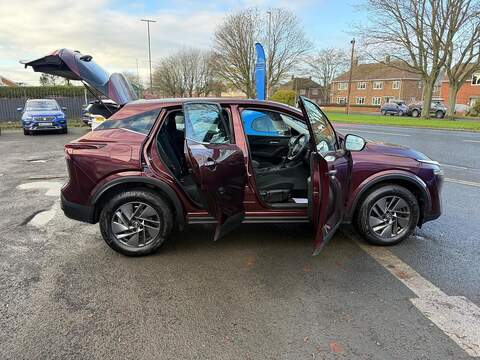 Nissan Qashqai 1.3 DIG-T MHEV Acenta Premium Euro 6 (s/s) 5dr - U79551