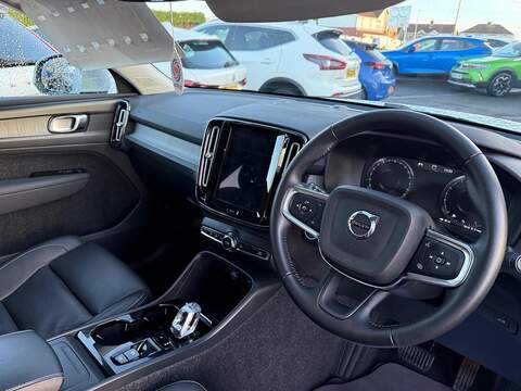 Volvo XC40 2.0 B4 MHEV Inscription Pro Auto Euro 6 (s/s) 5dr - U79556