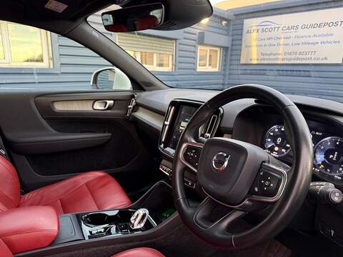 Volvo XC40 2.0 T4 Inscription Auto AWD Euro 6 (s/s) 5dr - U79560