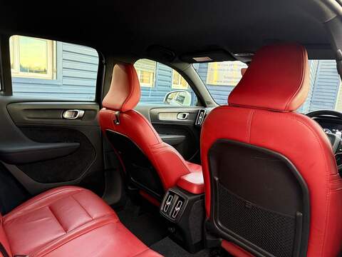 Volvo XC40 2.0 T4 Inscription Auto AWD Euro 6 (s/s) 5dr - U79560