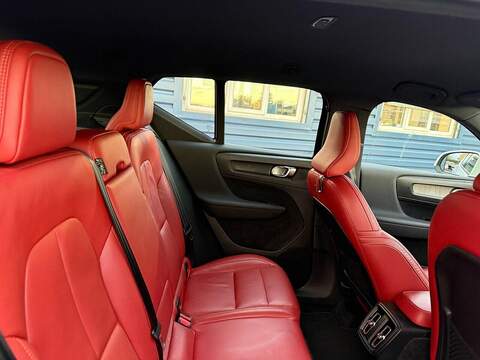 Volvo XC40 2.0 T4 Inscription Auto AWD Euro 6 (s/s) 5dr - U79560