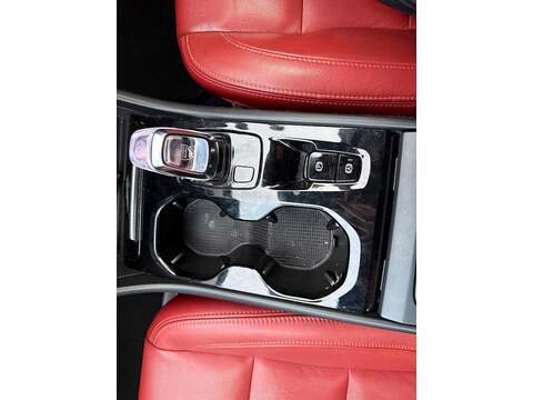 Volvo XC40 2.0 T4 Inscription Auto AWD Euro 6 (s/s) 5dr - U79560