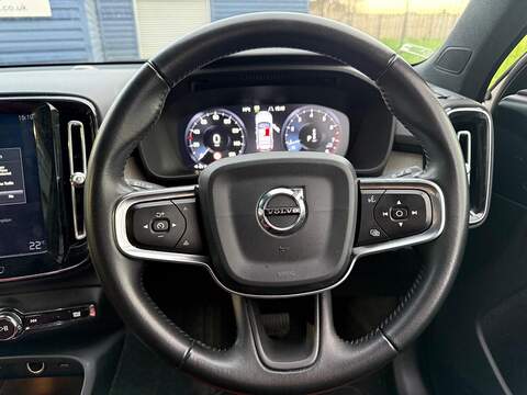 Volvo XC40 2.0 T4 Inscription Auto AWD Euro 6 (s/s) 5dr - U79560