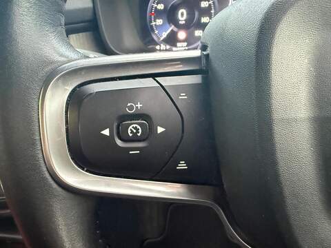 Volvo XC40 2.0 T4 Inscription Auto AWD Euro 6 (s/s) 5dr - U79560