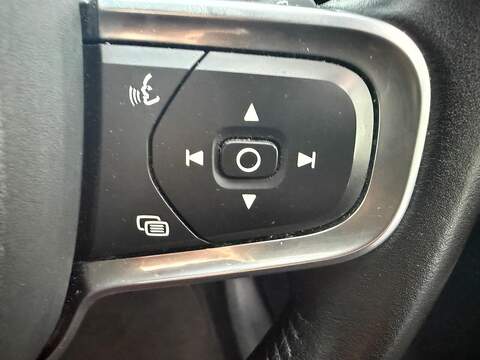 Volvo XC40 2.0 T4 Inscription Auto AWD Euro 6 (s/s) 5dr - U79560