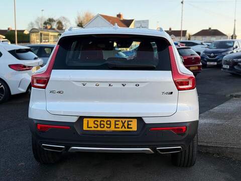 Volvo XC40 2.0 T4 Inscription Auto AWD Euro 6 (s/s) 5dr - U79560