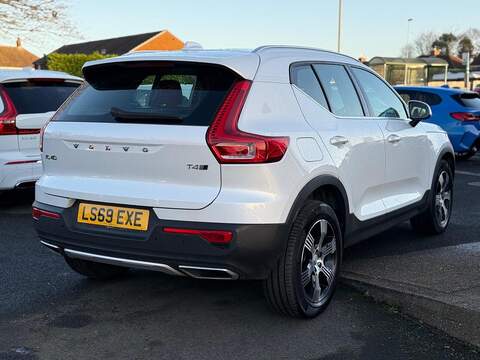 Volvo XC40 2.0 T4 Inscription Auto AWD Euro 6 (s/s) 5dr - U79560