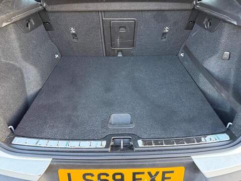 Volvo XC40 2.0 T4 Inscription Auto AWD Euro 6 (s/s) 5dr - U79560