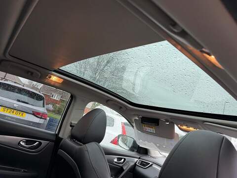 Nissan Qashqai 1.3 DIG-T N-Motion SUV 5dr Petrol Manual Euro 6 (s/s) (140 ps) - U79565