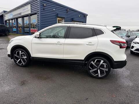 Nissan Qashqai 1.3 DIG-T N-Motion SUV 5dr Petrol Manual Euro 6 (s/s) (140 ps) - U79565