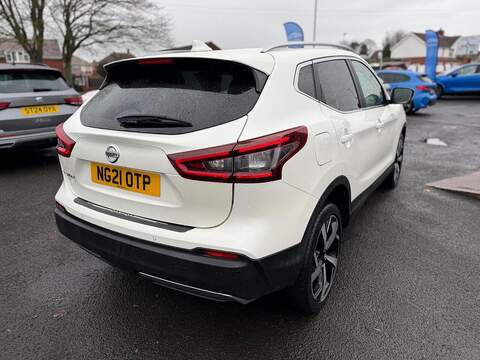 Nissan Qashqai 1.3 DIG-T N-Motion SUV 5dr Petrol Manual Euro 6 (s/s) (140 ps) - U79565