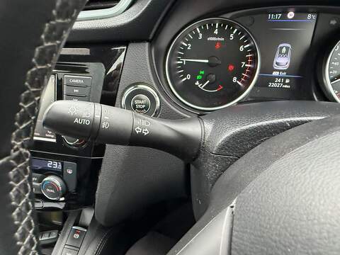 Nissan Qashqai 1.3 DIG-T N-Motion SUV 5dr Petrol Manual Euro 6 (s/s) (140 ps) - U79565