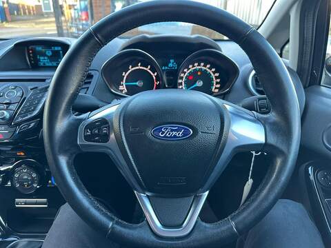 Ford Fiesta 1.0T EcoBoost Zetec Hatchback 5dr Petrol Manual Euro 6 (s/s) (100 ps) - U79566