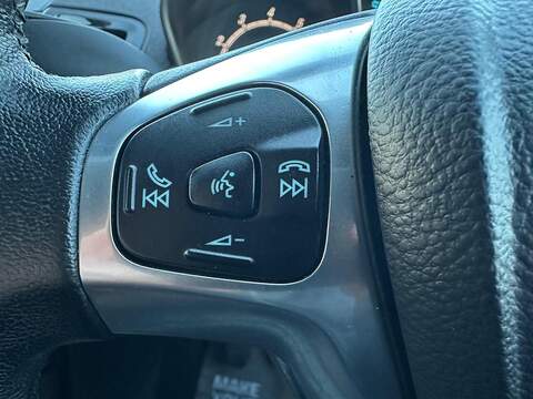 Ford Fiesta 1.0T EcoBoost Zetec Hatchback 5dr Petrol Manual Euro 6 (s/s) (100 ps) - U79566