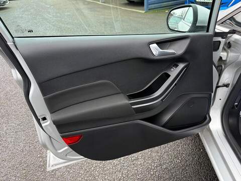 Ford Fiesta 1.0T EcoBoost Titanium Hatchback 5dr Petrol Manual Euro 6 (s/s) (100 ps) - U79567