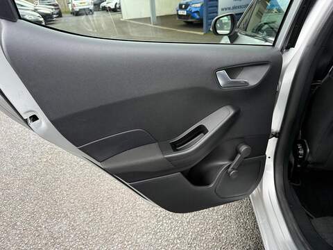 Ford Fiesta 1.0T EcoBoost Titanium Hatchback 5dr Petrol Manual Euro 6 (s/s) (100 ps) - U79567