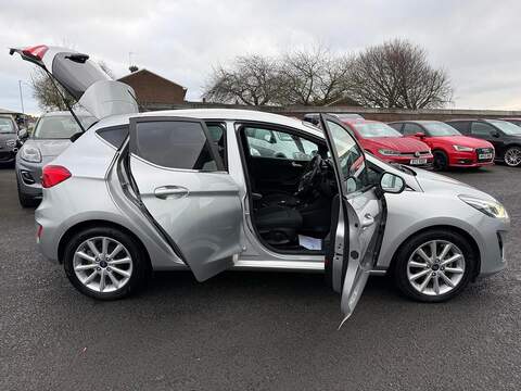 Ford Fiesta 1.0T EcoBoost Titanium Hatchback 5dr Petrol Manual Euro 6 (s/s) (100 ps) - U79567